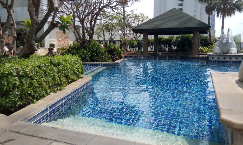Baan Sathorn Riverfront Bangkok Exterior photo