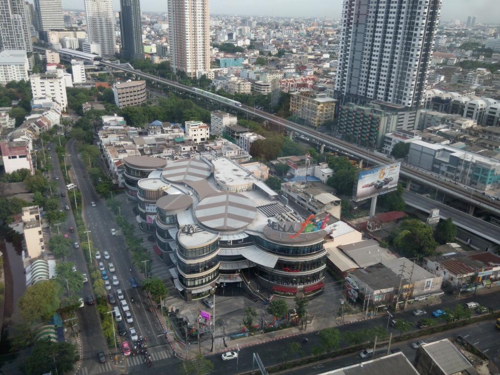 Baan Sathorn Riverfront Bangkok Exterior photo