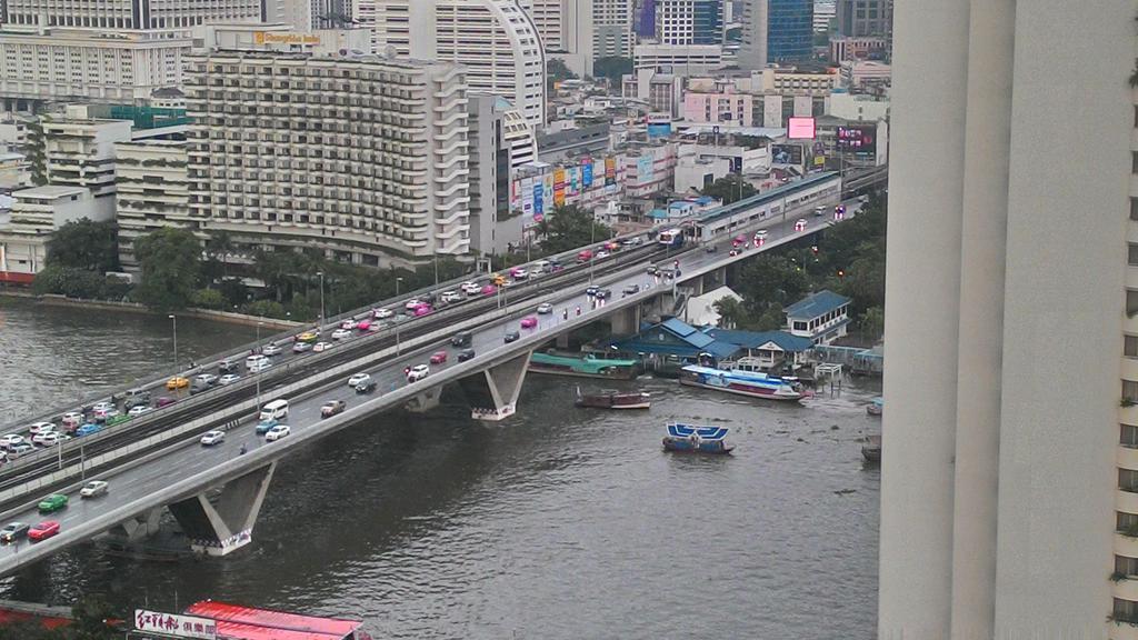 Baan Sathorn Riverfront Bangkok Exterior photo