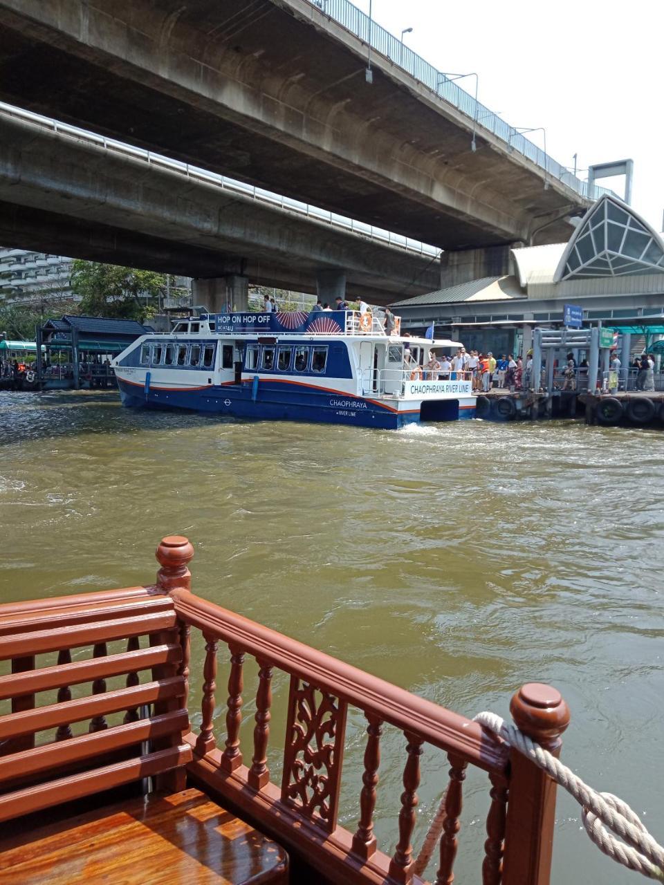 Baan Sathorn Riverfront Bangkok Exterior photo